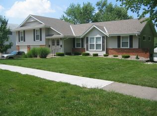 8516 W 78th Ter, Overland Park, KS 66204