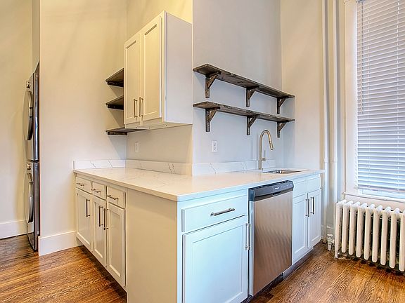 2nd image of 522 Garrard St #2