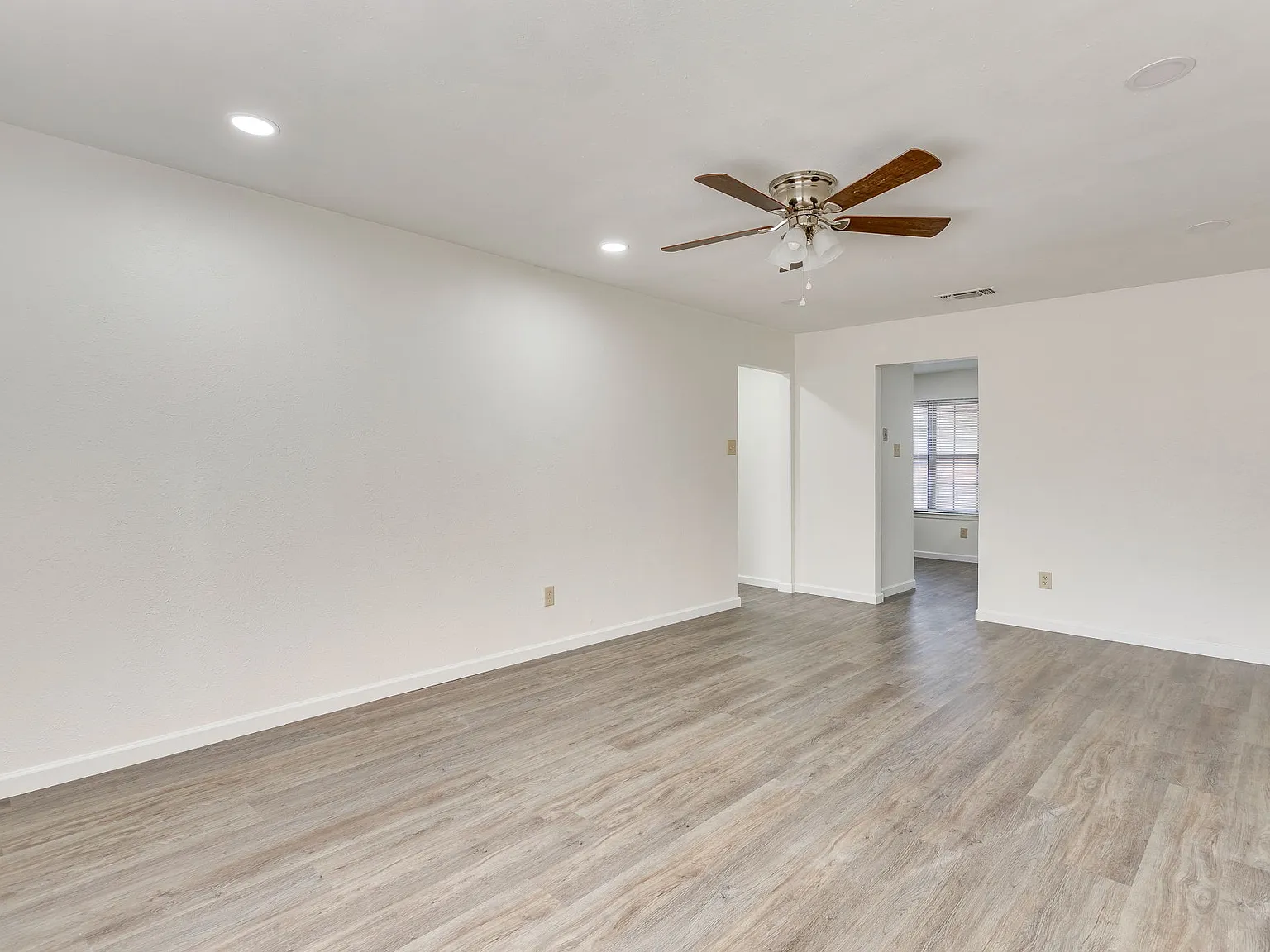 2 bed, 1116 sqft, $1,400 — Photo 3