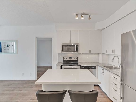 4th image of 22 E Haven Dr #327