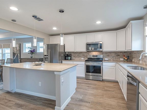 5th image of 7633 Rampart Dr