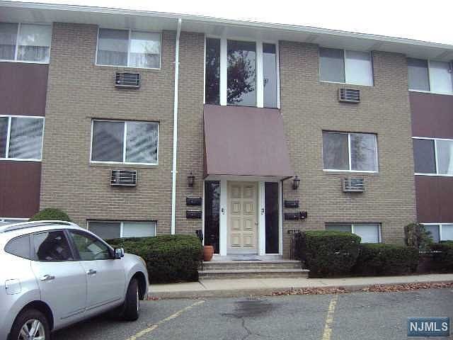 1st image of 375 Outwater Ln