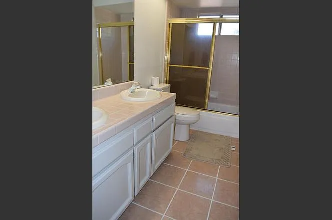 1408 E Salem Ave — Photo 16