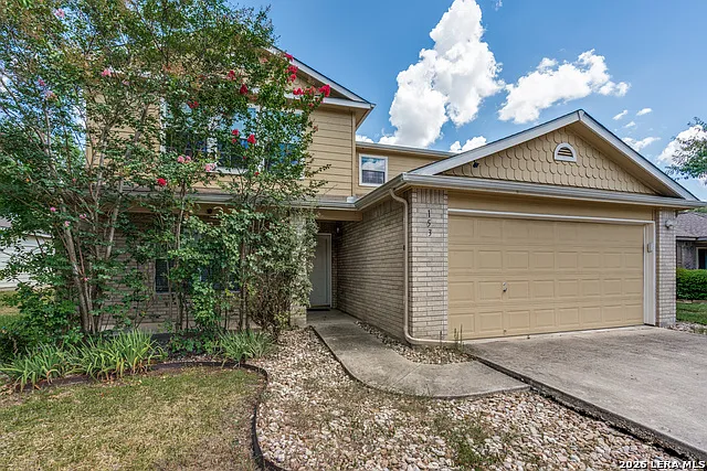 4 bed, 3.0 bath, 2710 sqft, $2,195 — Photo 2