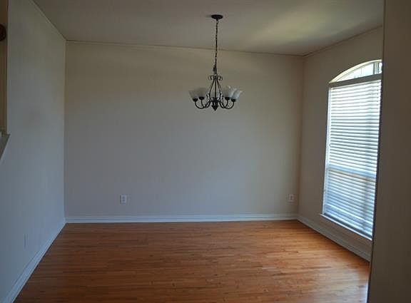 2nd image of 2518 Brittany Dr