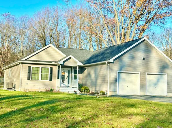 350 Butz Ln, Scotrun, PA 18355