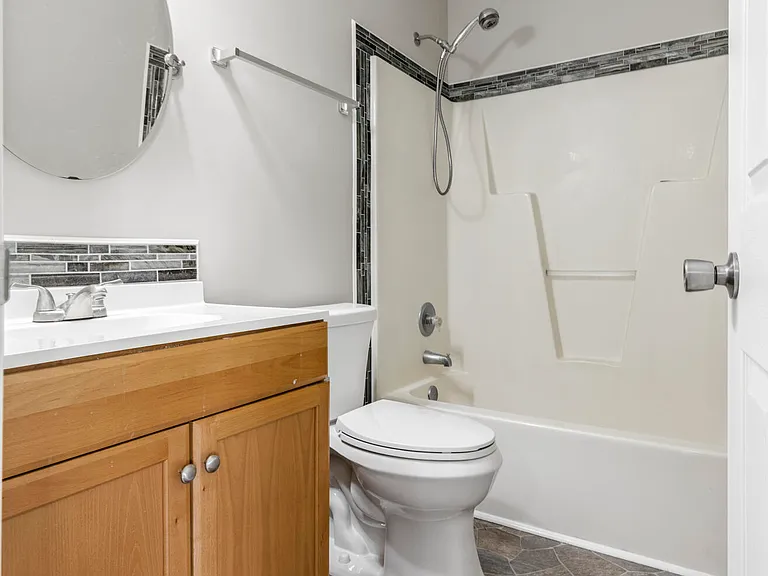 305 Foxridge Ln — Photo 29
