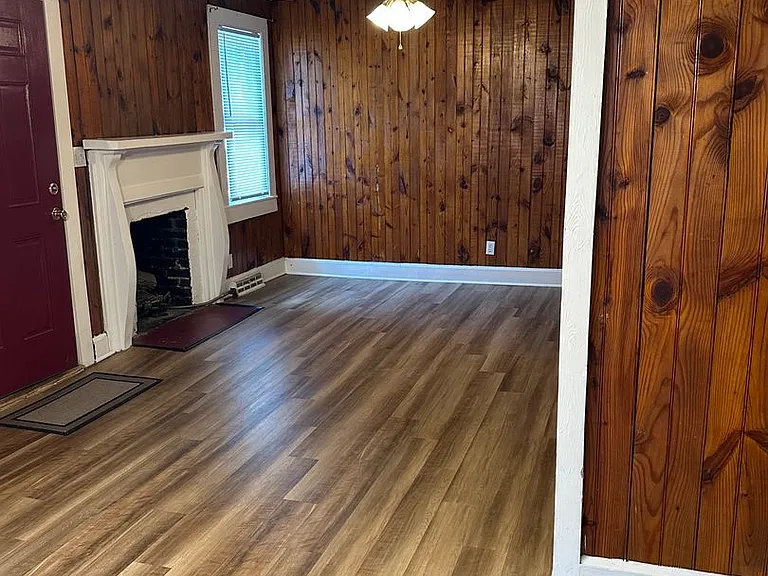 1401 Sidney Ave — Photo 3