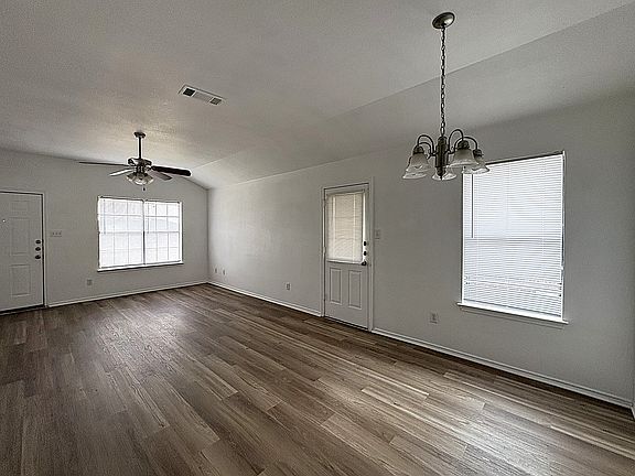 5th image of 2806 Ashley Dr #2808