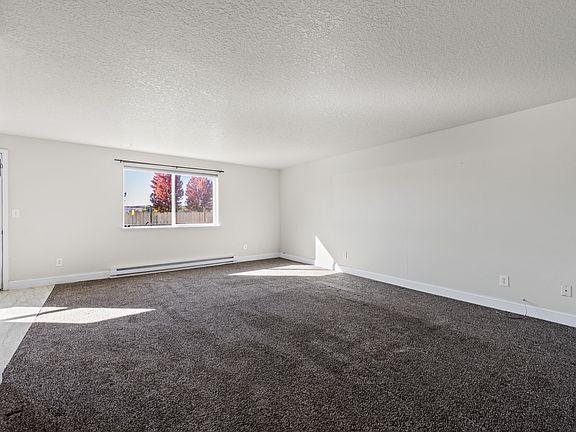 3rd image of 921 SE Algonquian Ct