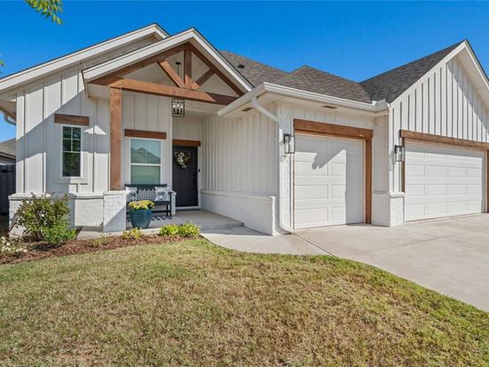 10809 NW 27th St, Yukon, OK 73099