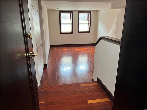 3rd image of 4540 Lindell Blvd APT 103
