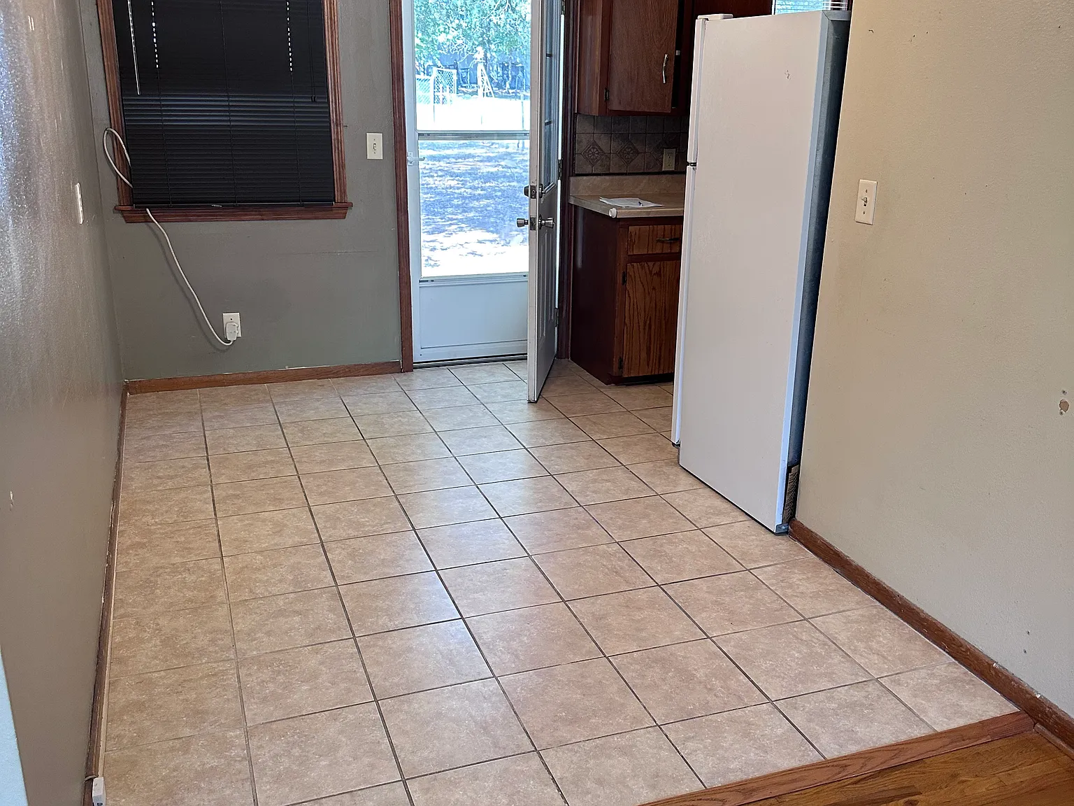 3 bed, 928 sqft, $1,275 — Photo 3