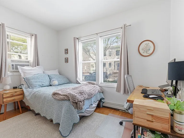 493 E 7th St #1 — Photo 5