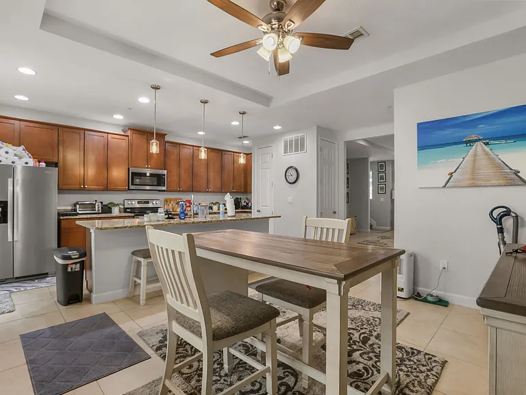 661 Hangnest Ln — Photo 7