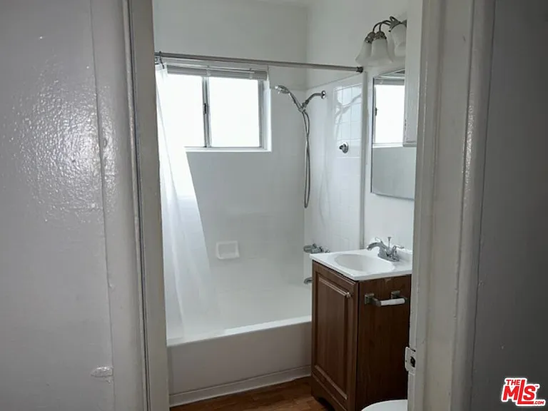 10702 Crenshaw Blvd #5 — Photo 18