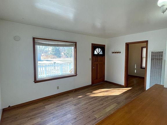 3rd image of 316 E 21st St