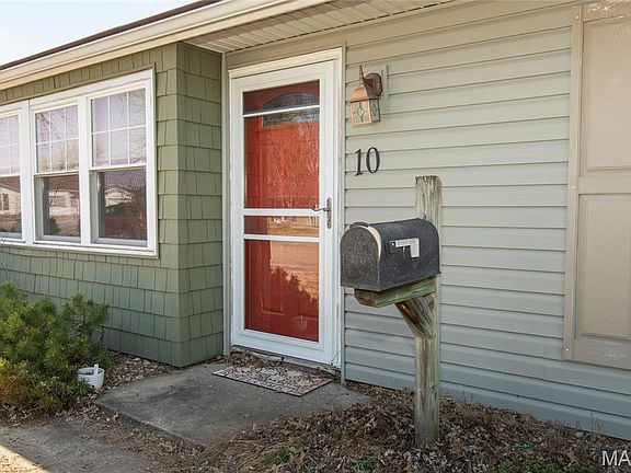 5th image of 10 Watertown Cir
