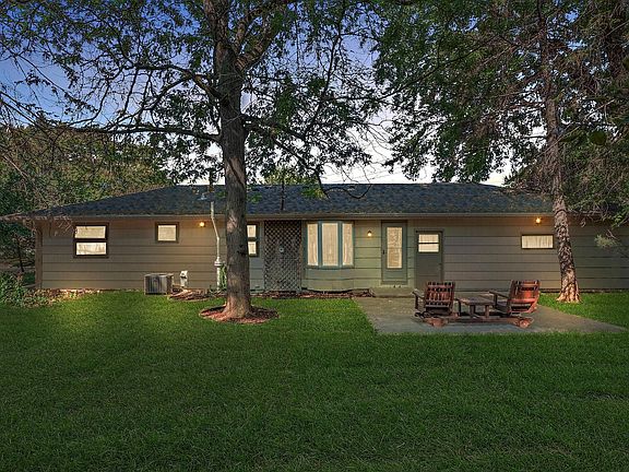 2nd image of 1427 Circle Dr