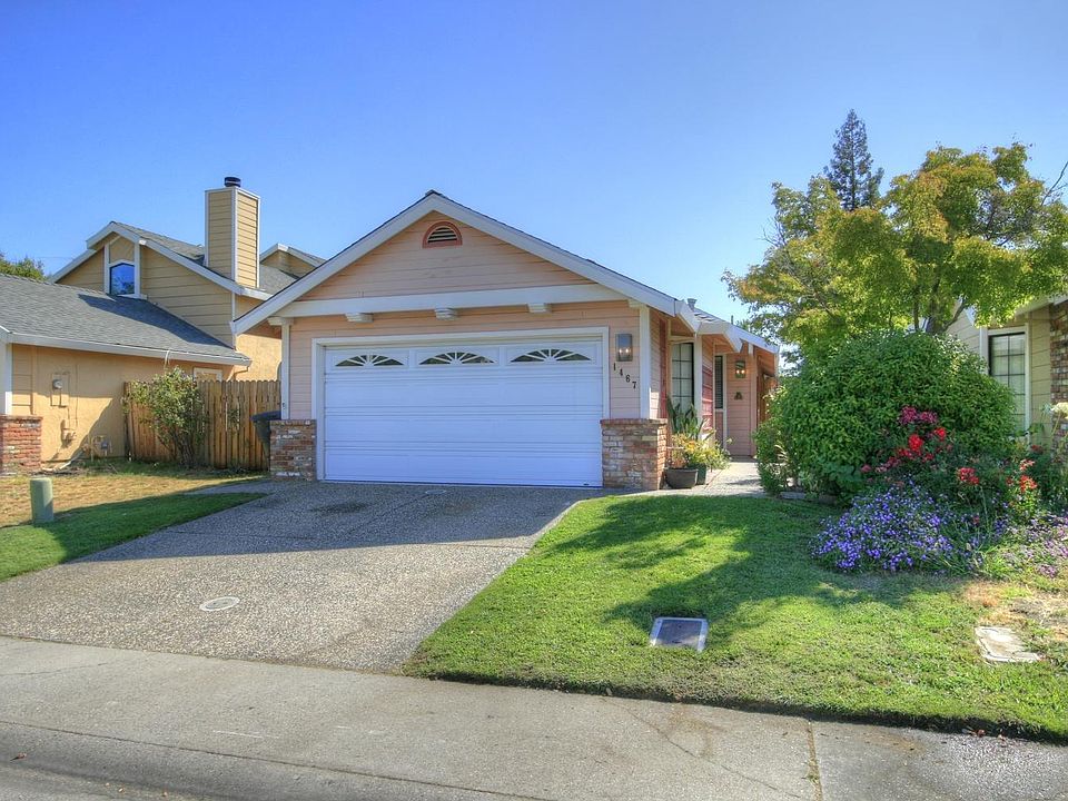 1st image of 1467 E Hidalgo Cir