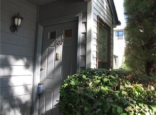 802 Woodbridge Comns Way, Iselin, NJ 08830