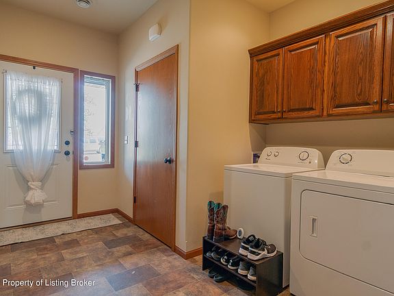 3rd image of 1153 Donna Ln