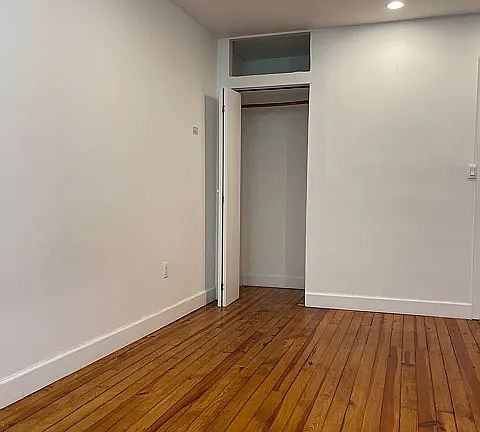 3rd image of 15 Stanton St APT 1b