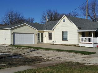 904 Court St, Bedford, IA 50833