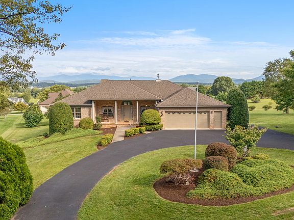 3rd image of 202 Mount Haven Dr