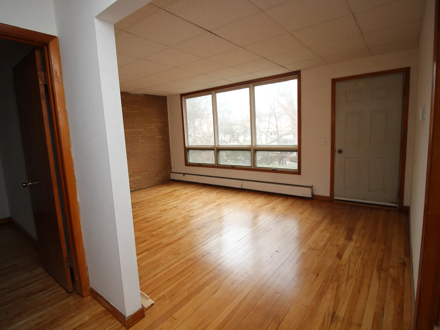 2 bed, 1000 sqft, $1,450 — Photo 3