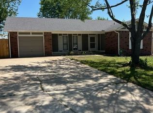 417 S Fairfax Ave, Skiatook, OK 74070
