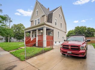 2724 W Meinecke Ave, Milwaukee, WI 53210