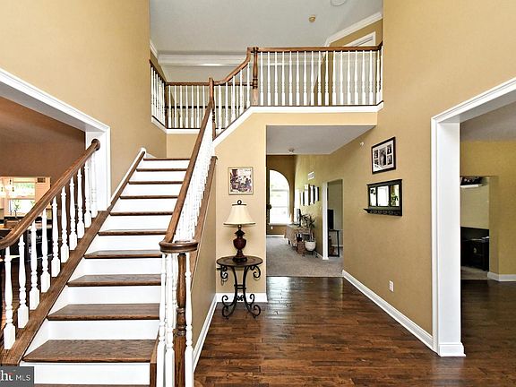 5th image of 107 Redstone Dr
