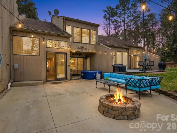 234 Riverview Ter, Lake Wylie, SC 29710