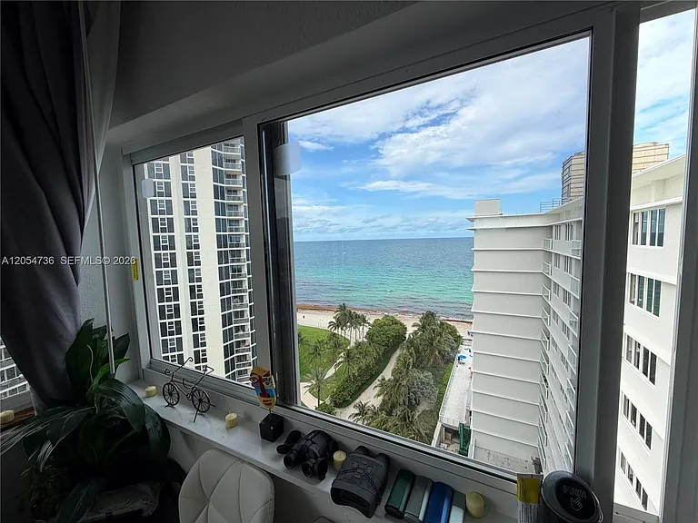 19201 Collins Ave #1126 — Photo 10