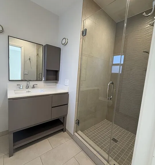 221 N Bowling Green Way — Photo 7