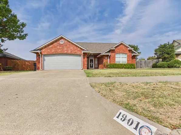 1901 SW 44th St, Lawton, OK 73505