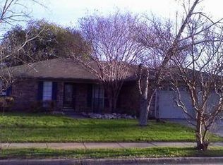 1721 Limestone Trl, Edgecliff Village, TX 76134