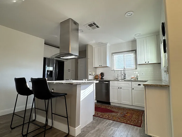 1905 E Brill St — Photo 2