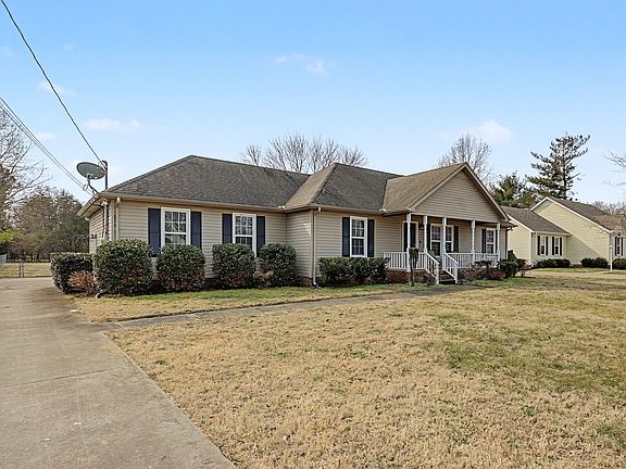 3rd image of 723 Hogan Dr