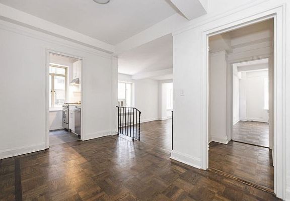5th image of 20 E 35th St APT 9N