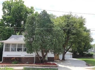 1006 W Macarthur Ave, Bloomington, IL