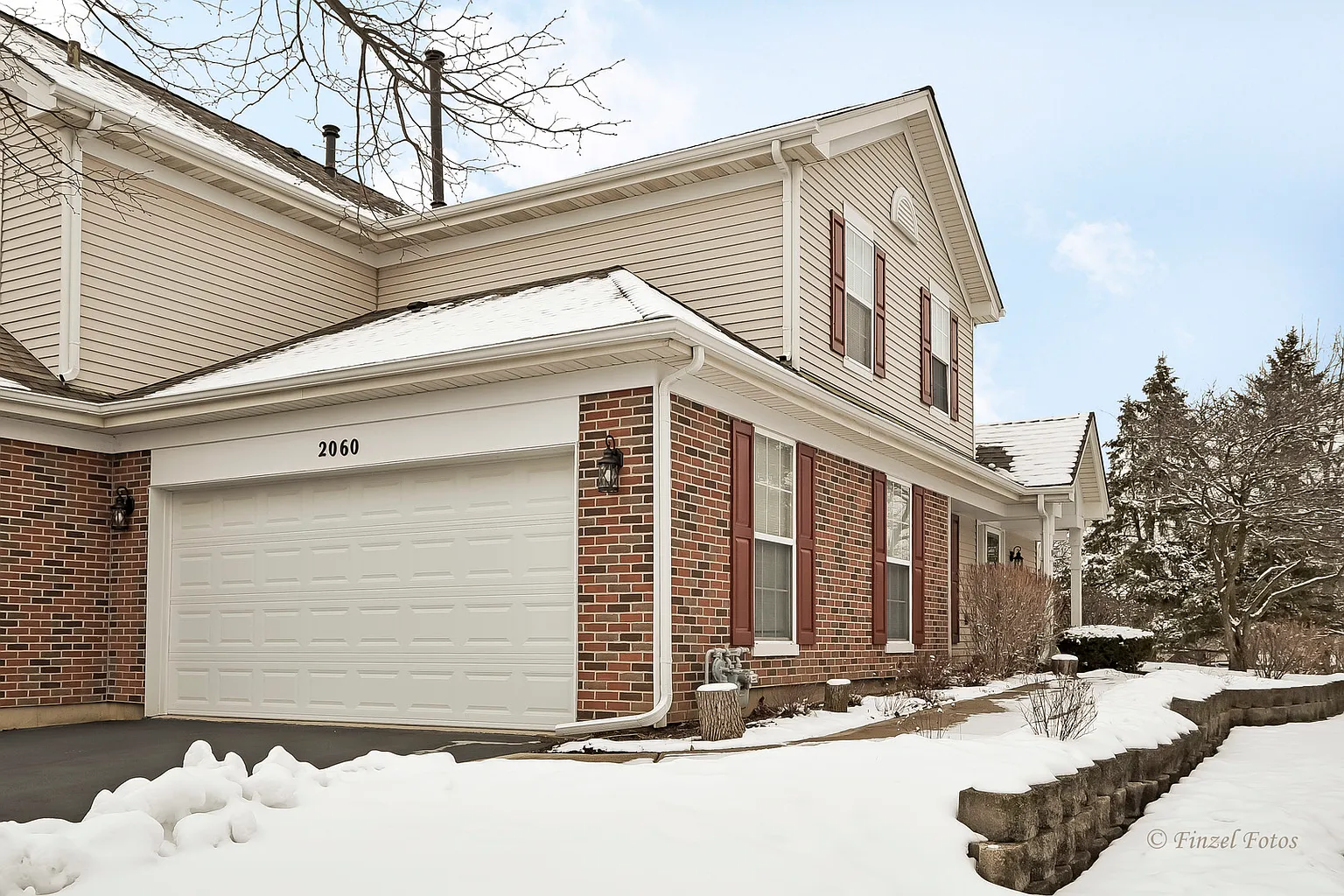 2060 Peach Tree Ln photo 1