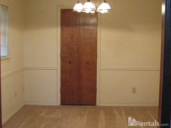 4th image of 3908 San Mateo Dr