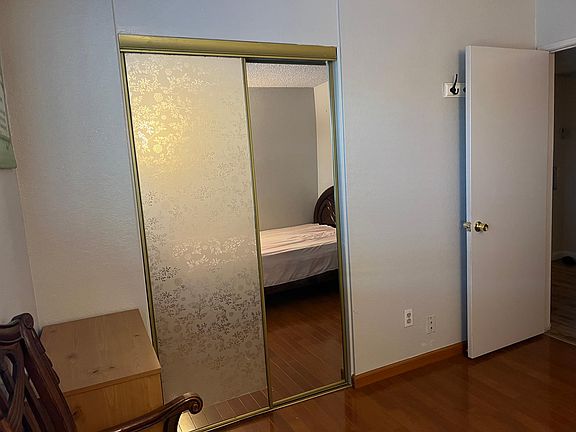 5th image of 3618 Barnes Ave APT 3