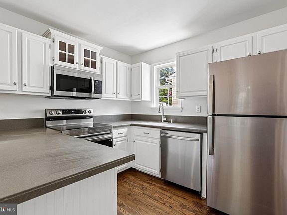 2nd image of 7736 Woodlawn Ave