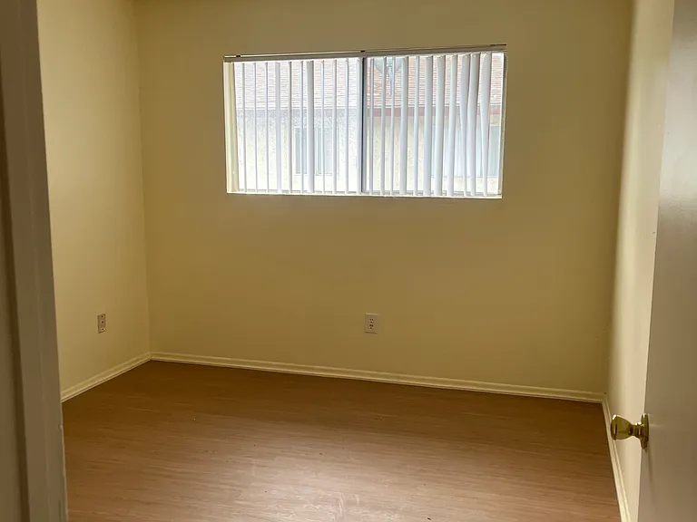 2401 Nina St #4 — Photo 4