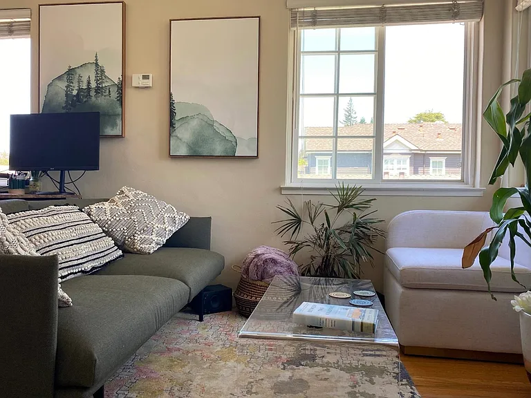 912 Fremont Pl — Photo 6