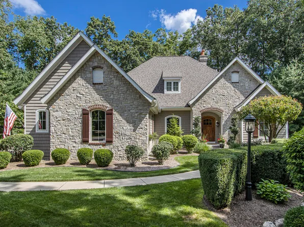 2267 Shelter Pointe Dr, Kalamazoo, MI 49008