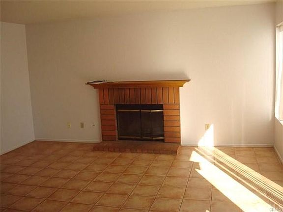 3rd image of 6483 N Walnut Ave